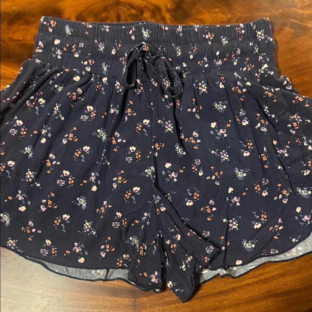 Hollister Navy High-Waist Floral Elastic Shorts